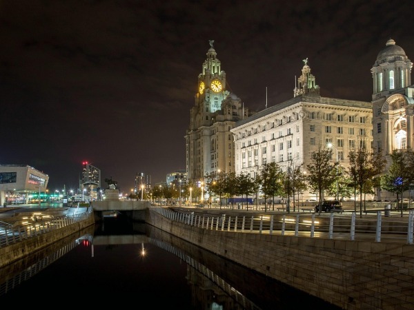 Liverpool flygplatstransfer (LPL) 