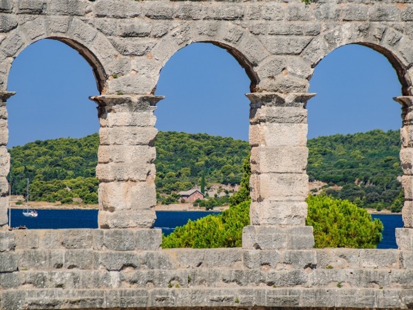 Pula Airport Transfers (PUY) 