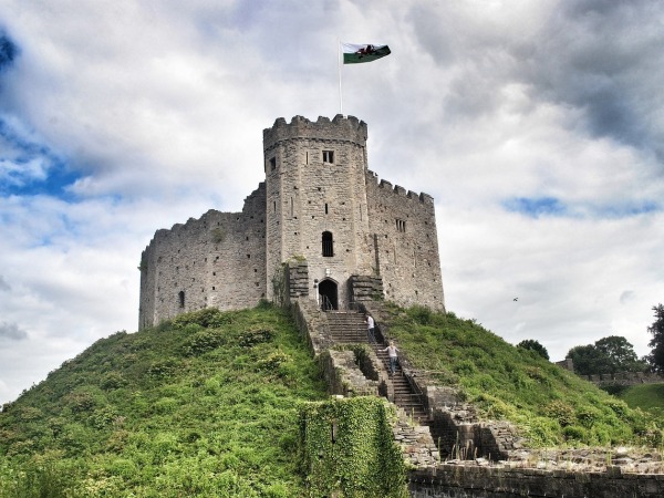 Transfery z letiště Cardiff (CWL) 